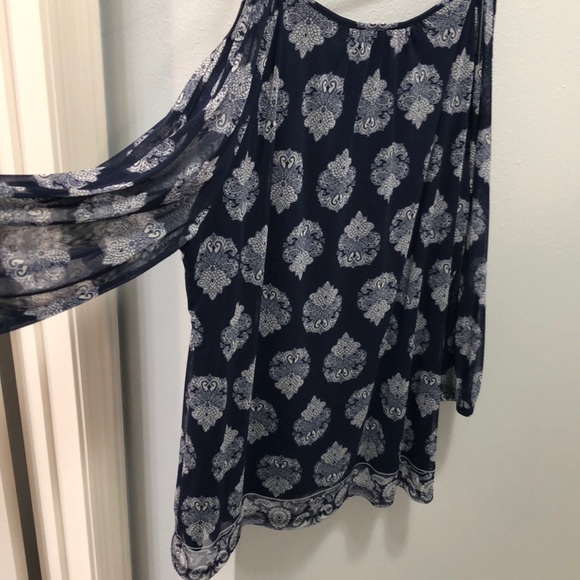 Navy blue cold shoulder top - Picture 3 of 8